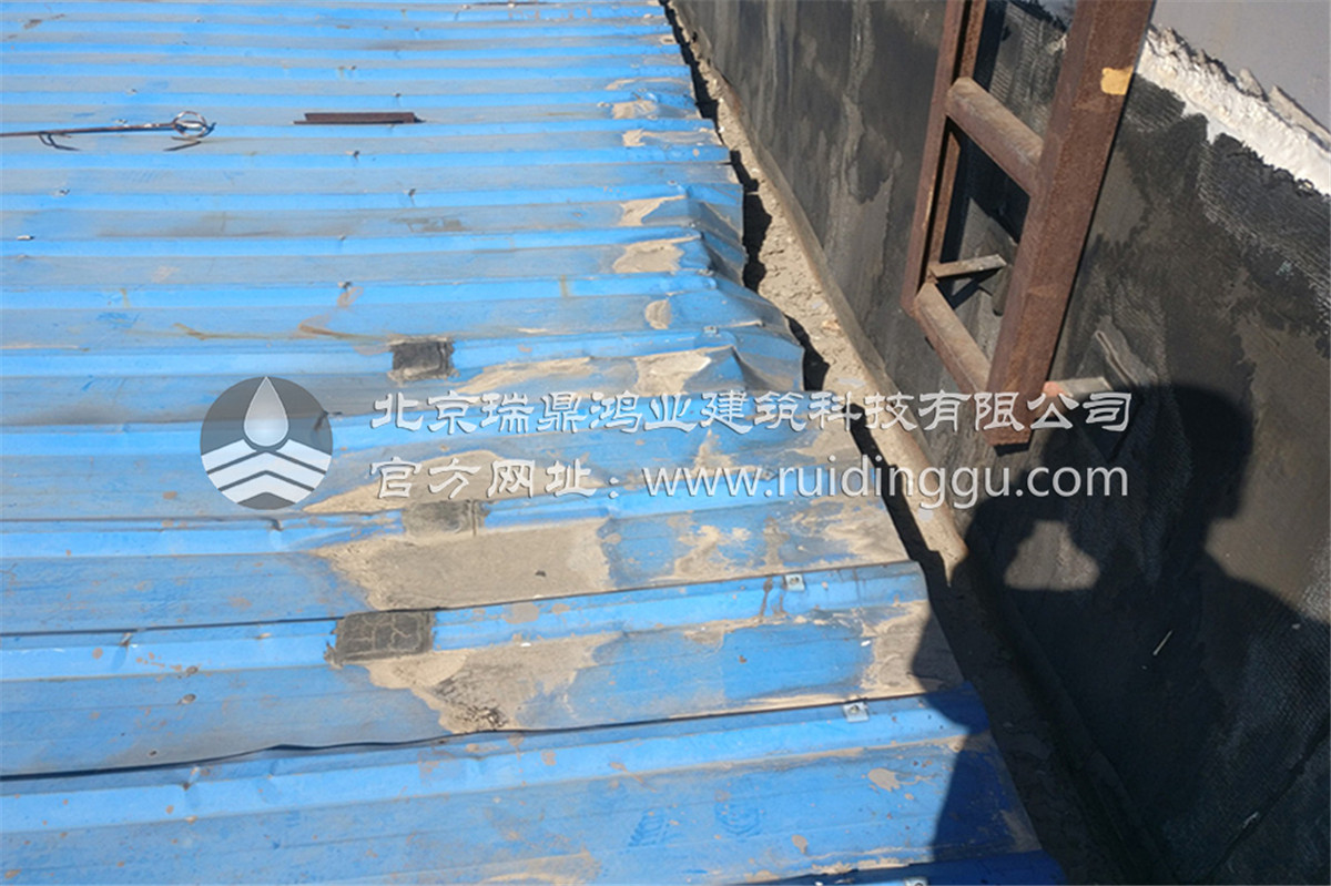 彩钢屋面防水施工前的处理方法